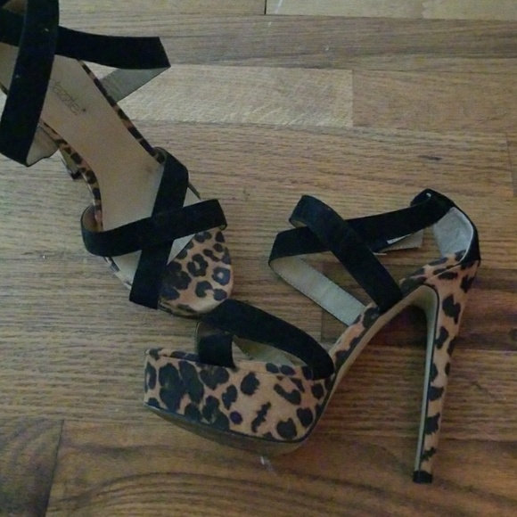 Cheetah Print Heels - Picture 1 of 1